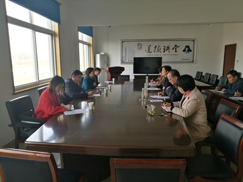 图为 座谈会现场 图为 座谈会现场