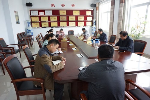 图为警示大会召开现场 图为警示大会召开现场