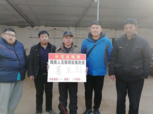 图为活动现场 图为活动现场