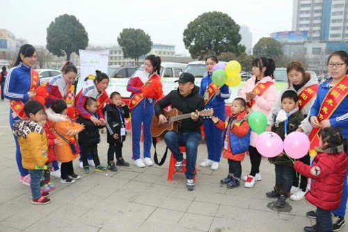 图为活动现场 图为活动现场