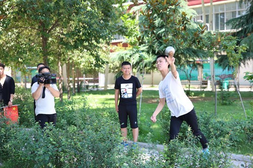 图为比赛现场二 图为比赛现场二