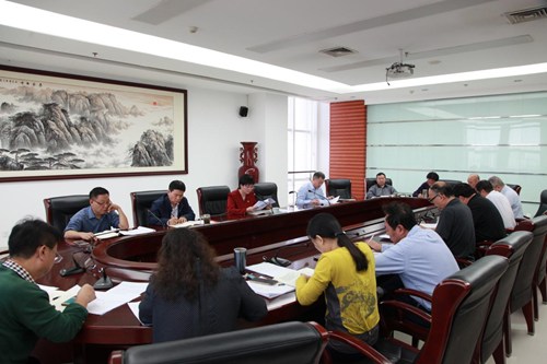 图为会议现场 图为会议现场