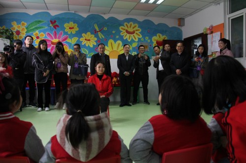 图为“搜索中国正能量 点赞河南新气象”网络宣传新闻媒体组深入市残联开展采访活动 图为“搜索中国正能量 点赞河南新气象”网络宣传新闻媒体组深入市残联开展采访活动