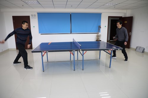 图为运动会乒乓球比赛